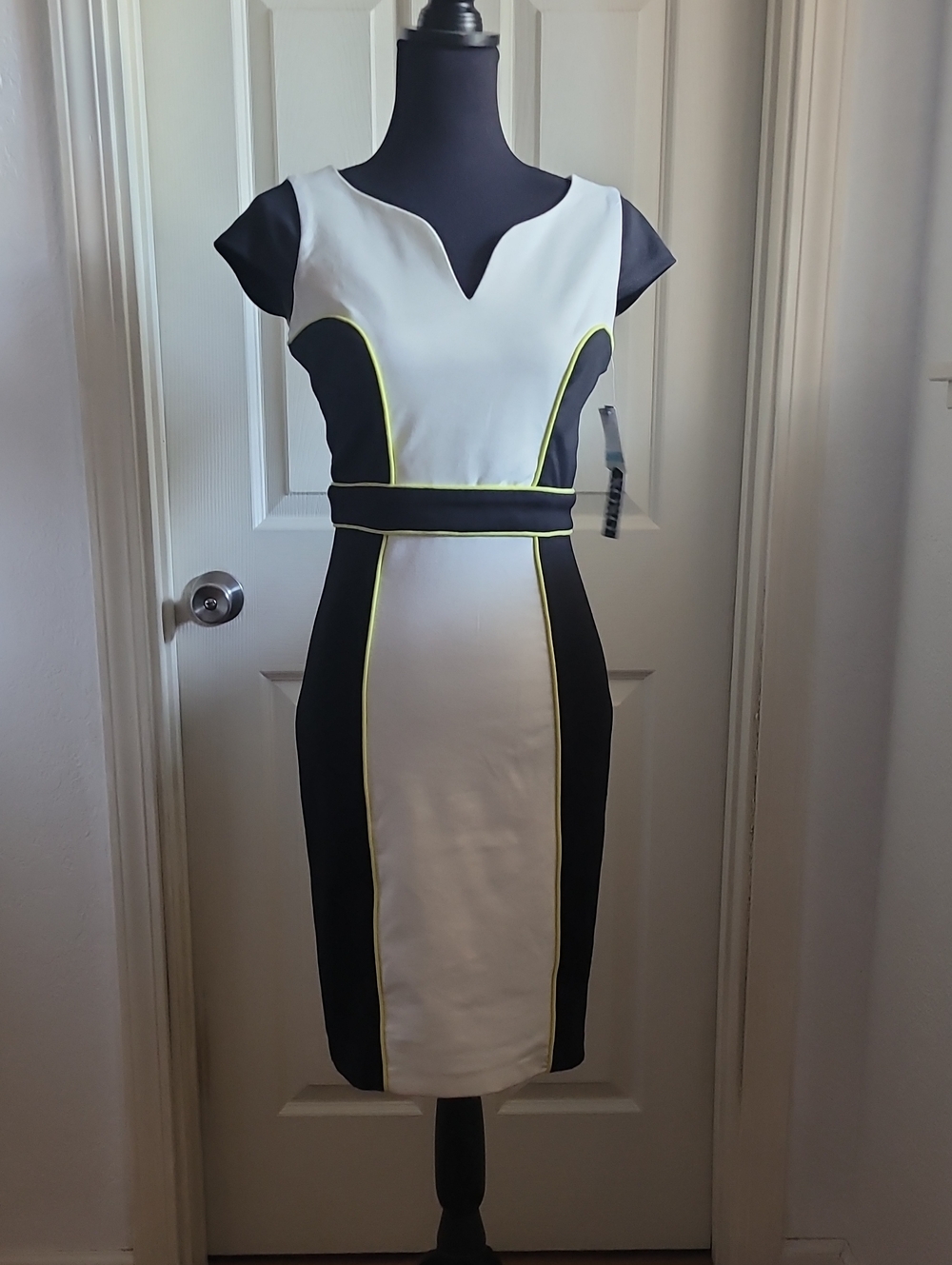 XOXO White & Black Sheath Dress with Neon Yellow Trim NEW WITH TAG S